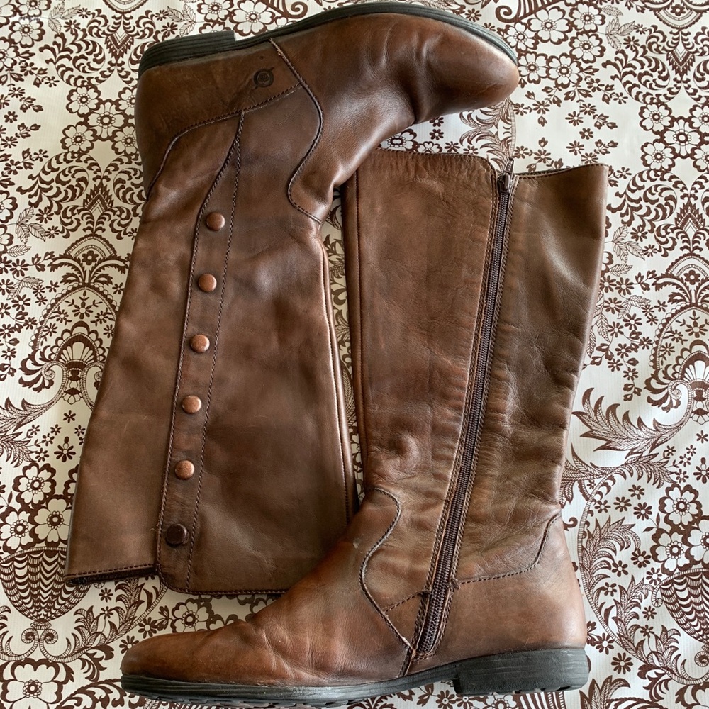 Born Sage leather boot